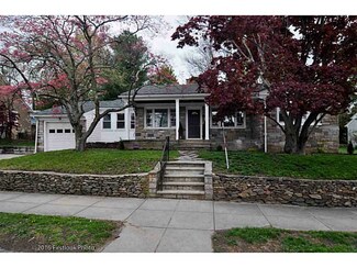33 Carleton St, Providence, RI 02908