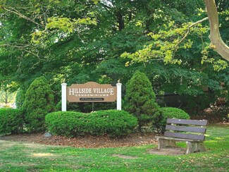 204 Towne House Rd, Hamden, CT 06514