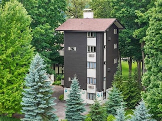 2797 Condo Loop Dr, Boyne Falls, MI 49713