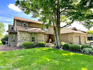 2969 Sands Rd, Lima, OH 45805