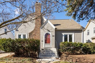 332 N Ridgeland Ave, Elmhurst, IL 60126