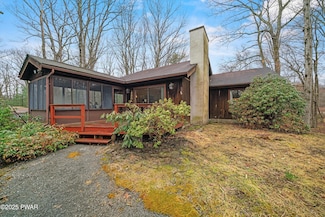 120 Burning Tree Dr, Hawley, PA 18428
