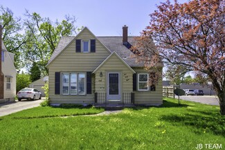 148 W 28th St, Holland, MI 49423
