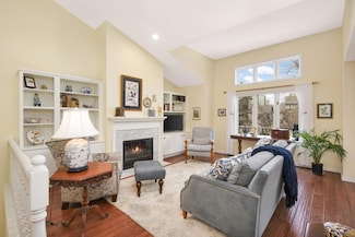 2247 Sherwood Ct, Hopkins, MN 55305