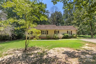 1302 Hickory Nut Ln, Lincolnton, NC 28092