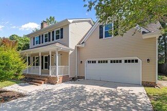 704 Mallard Crossing Dr, Wilmington, NC 28409