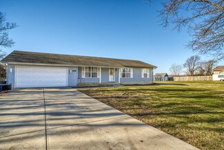11904 N West Ave, Thayer, IN 46381