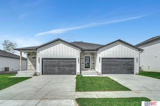 10215 S 33rd St, Roca, NE 68430