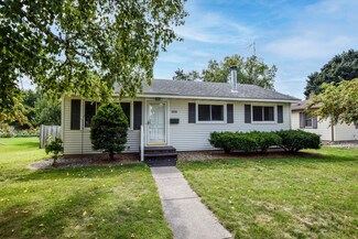 1026 6th St, Baraboo, WI 53913