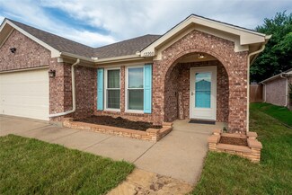 12200 Rolling Ridge Dr, Burleson, TX 76028