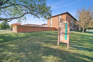 10 Willedrob Rd Unit 10, Bloomington, IL 61701