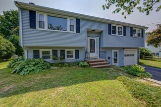55 Cleveland Cir, South Portland, ME 04106