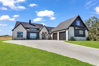 2051 Carrie Ct, Weatherford, TX 76088