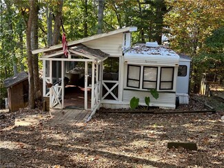 120 Deerfield Dr, New London, NC 28127