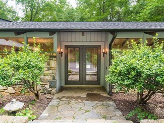9 Frith Dr, Asheville, NC 28803