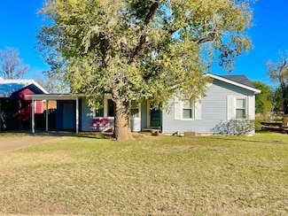 1104 Canyon St, Plainview, TX 79072