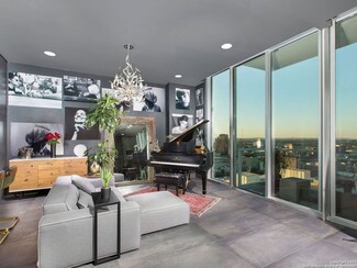 610 E Market St Unit 2804, San Antonio, TX 78205