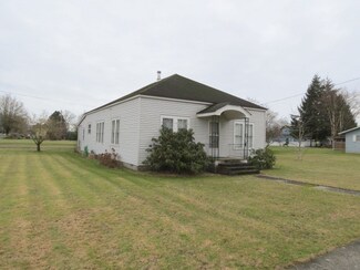 343 W 2nd St, Sumas, WA 98295