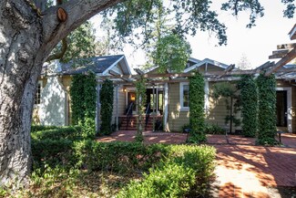 13871 Robleda Rd, Los Altos Hills, CA 94022