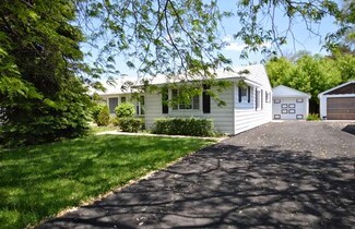 8767 S Kenton Ave, Hometown, IL 60456