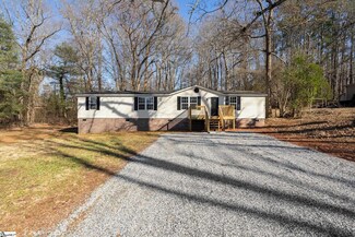 135 Cox Rd, Wellford, SC 29385