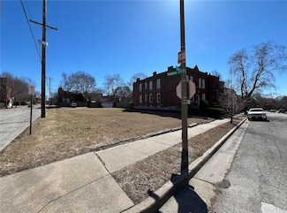 2900 Mcnair Ave, St. Louis, MO 63118