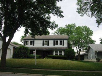 819 Downing Dr, Schaumburg, IL 60195