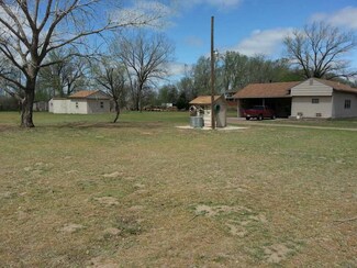4917 N Ridge Rd, Wichita, KS 67205