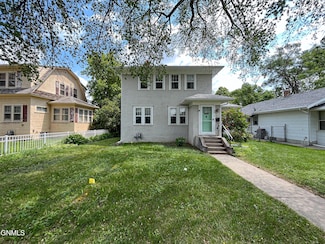 921 N 6th St, Bismarck, ND 58501