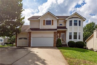 6818 Willis Dr, Pleasant Valley, MO 64068