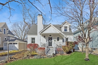 580 Hillside Ave, Glen Ellyn, IL 60137