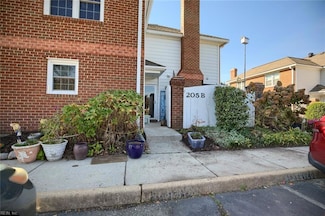 205 Amersham Dr Unit B, Yorktown, VA 23693