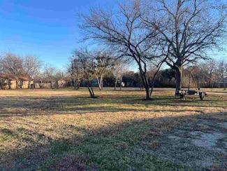 212,214,216,218 W Cherry St, Archer City, TX 76351