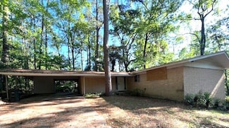 1920 Botany Dr, Tallahassee, FL 32303