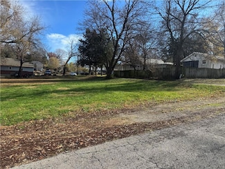 921 Delaware St, Leavenworth, KS 66048