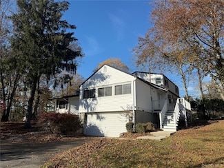 10 Sylvan Ln, Miller Place, NY 11764