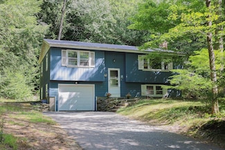 18 Scotts Dr, Charlestown, NH 03603