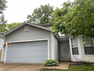11 Dorchester Ct, Streamwood, IL 60107