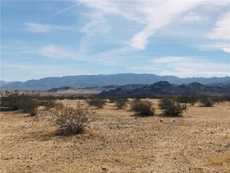 2 Fascination Ave, Joshua Tree, CA 92252