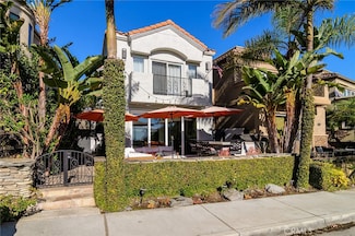611 Frankfort Ave, Huntington Beach, CA 92648