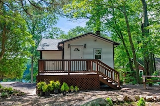 8 Hillcrest Trail, Byram Township, NJ 07821