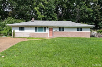 2125 Freckles Dr, High Ridge, MO 63049