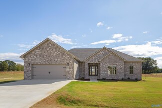 160 Spry Way, Killen, AL 35645