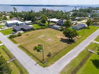 113 Carolina Ave, Lynn Haven, FL 32444