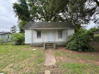 12 Stevens St, Laurens, SC 29360