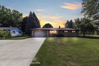 1130 N Creyts Rd, Lansing, MI 48917
