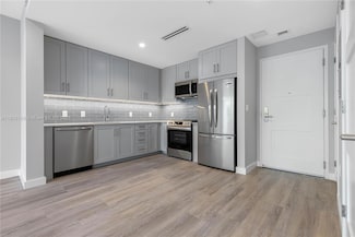 3335 Thomas Ave Unit 207, Miami, FL 33133