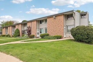 1518 Big Bend Rd Unit H, Waukesha, WI 53189