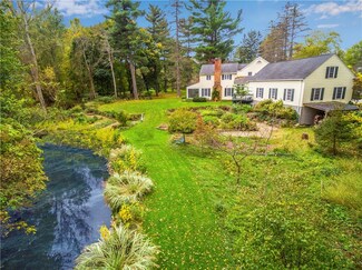 905 Allens Creek Rd, Rochester, NY 14618