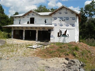 3905 Henderson Rd, Hickory, PA 15340